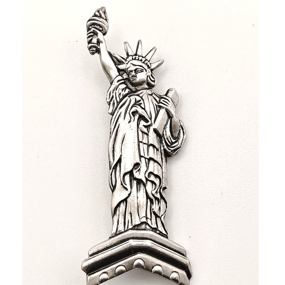 Beau Sterling Silver Statue of Liberty Brooch Pin Vintage New York Souvenir